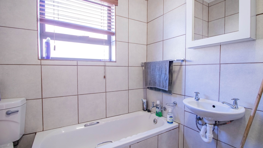 6 Bedroom Property for Sale in Vredenburg Western Cape